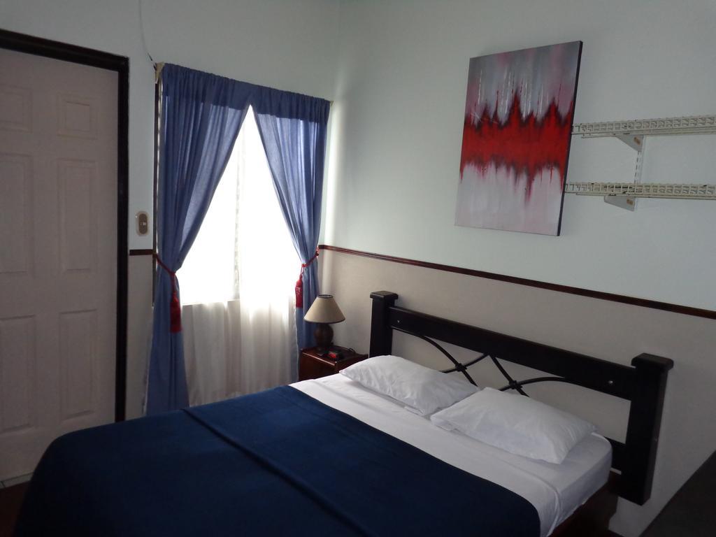 Hotel Santamaria Airport North / Alajuela Downtown エクステリア 写真